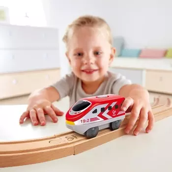 Локомотив Hape «Мой поезд», на батарейках, цвет красный