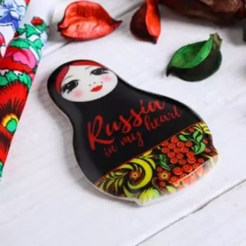 Магнит «Матрёшка. Узор с ягодами»