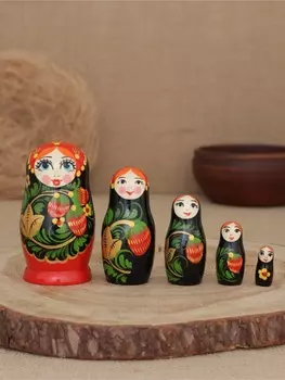 Матрешка "Земляничка" 5 кукольная