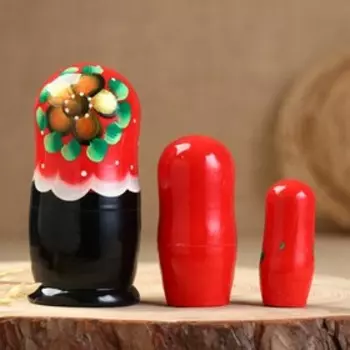 Матрёшка 3-х кукольная "Юля" 11 см, ручная роспись