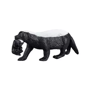 Фигурка Konik «Медоед, самка с детёнышем»