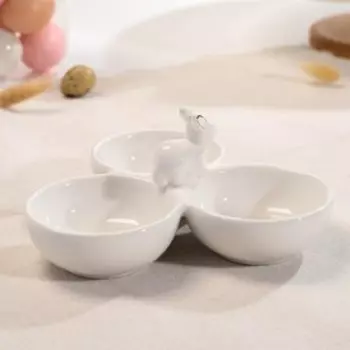 Менажница 3 ячейки Доляна «Зайка в золотом», 16.59 см, доломит, белая