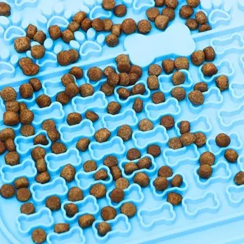 Коврик для лизания на присосках 18.518.5 см, силикон, голубой