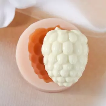 Молд силиконовый "Ежевика" 3х3,8х2см