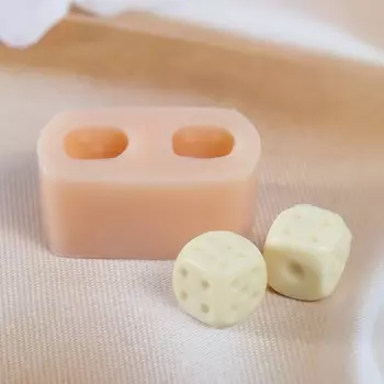 Молд силиконовый "Игральные кости" 1,3х1,3х1,3 см