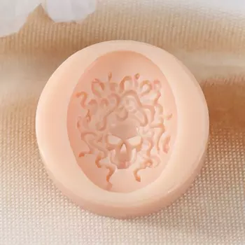 Молд силикон "Череп гаргоны" 3,8х2,7х0,9 см