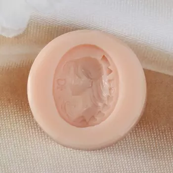 Молд силикон "Девочка в овале" 3,1х2,5х0,5 см