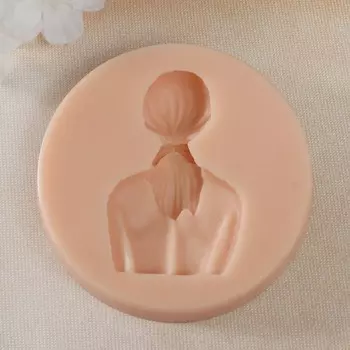 Молд силикон "Девушка вид сзади" 6,7х4,2х0,8 см