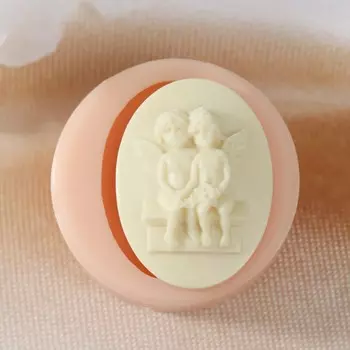 Молд силикон "Медальон с ангелами" 3,8х2,8х1 см