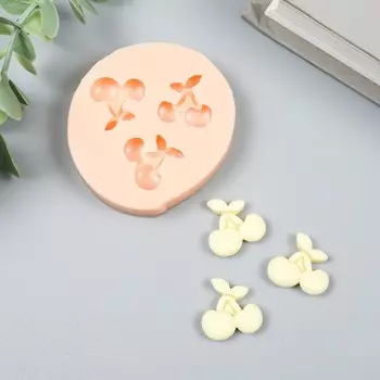 Молд силиконовый "Три вишни" 1,8х1,9 см