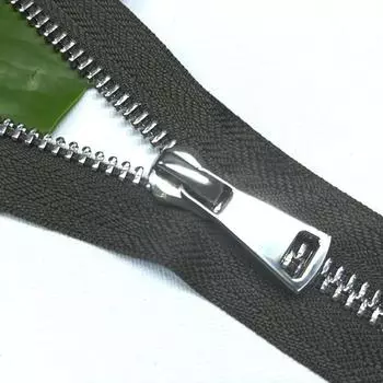 Молния металлическая №8ТТ, разъёмная, длина 65 см, цвет тёмный хаки