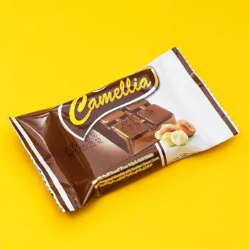 Молочный шоколад Camelia c начинкой из крема со вкусом фундука 22г