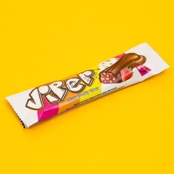 Молочный шоколад Viper c начинкой из клубничных сливок и слоеного риса, 22 г