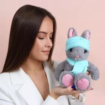 Мягкая игрушка Зайка с шапкой и шарфом