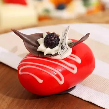 Муляж с магнитом «Пирожное Бонбон», вишня, 856 см