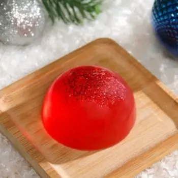 Мыло ручной работы "новогоднее" парфюмированное, красное, 50 г