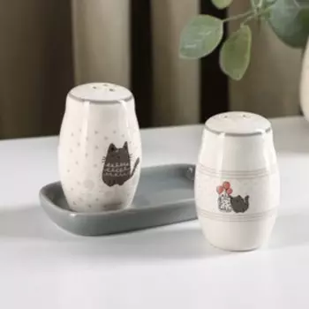 Набор для специй Доляна «Уютные коты», 3 предмета: солонка 80 мл, перечница 80 мл, подставка