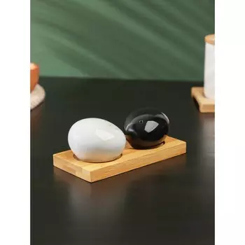 Набор для специй на деревянной подставке BellaTenero «Камни», 2 предмета: солонка 30 мл, перечница 30 мл, фарфор, бамбук, белый, чёрный