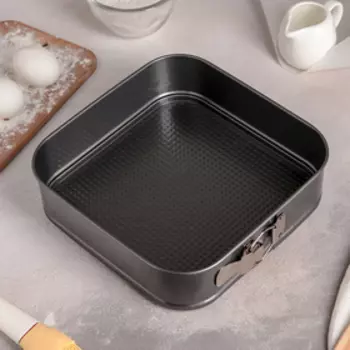 Набор форм для выпечки разъёмных Доляна «Элин. Квадрат», 3 предмета: 22/24/26 см, антипригарное покрытие, цвет чёрный