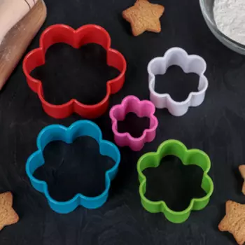 Формы для печенья Доляна, набор 5 шт.: 9 см, 8 см, 6.7 см, 5.5 см, 4 см, пластик, МИКС