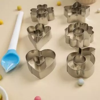 Набор кондитерский «Секрет», 13 предметов: ложка кондитерская, формы для печенья 12 шт