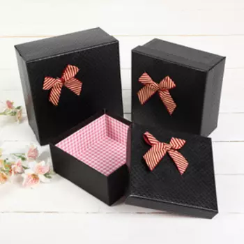 Набор коробок 3 в 1, 18,5 х 18,5 х 9 - 15 х 15 х 7 см