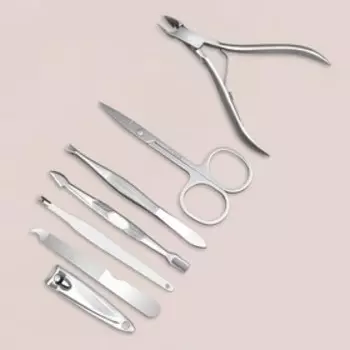 Набор маникюрный, 7 предметов, в футляре, белый, золотистый