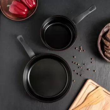 Набор посуды, 2 предмета : ковш d=18 см, сковорода d=24 см, антипригарное покрытие, цвет красный