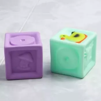 Набор резиновых игрушек для игры в ванной «Малыши с кубиками», с пищалкой, 7 шт