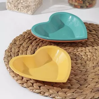 Набор салатников «Сердца», 4 шт, 16×16×3 см, форма и цвет МИКС