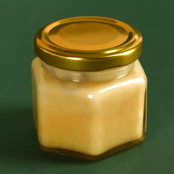 Набор «Успехов и побед»: чай чёрный 50 г., кофе молотый вкус: нуга 50 г., крем-мёд с имбирём 120 г.