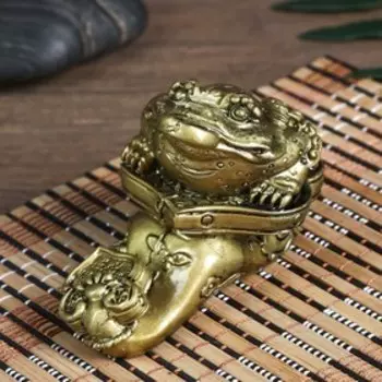 Нэцке полистоун под бронзу "Жаба на жезле Жуи" 6,5х5,7х8,5 см
