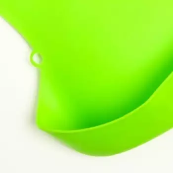 Нагрудник с карманом, силиконовый, цвет зелёный