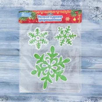 Наклейка на стекло "Снежинки" 13 см, 7 см, зелёный