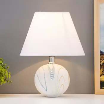 Настольная лампа "Аделла" Е14 40Вт белый 19,5х19,5х27,5 см RISALUX