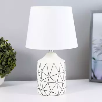 Настольная лампа "Дорианна" Е14 40Вт белый 20х20х33 см