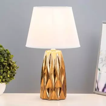 Настольная лампа "Дженс" Е14 40Вт золото 25х25х39 см RISALUX