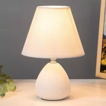 Настольная лампа "Эстель" Е27 40Вт белый 17х17х26 см RISALUX