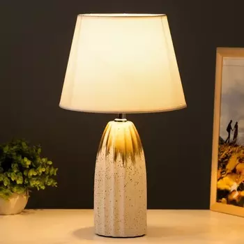 Настольная лампа «Конкомбр» 1хE14 белый 22.522.539 см RISALUX