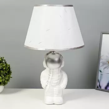 Настольная лампа "Космонавт" Е14 40Вт серебро 22х22х44,5 см RISALUX