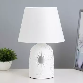 Настольная лампа «Мирель» Е14 40 Вт белый 22.522.534 см RISALUX