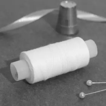 Нитки 40ЛШ, 200 м, цвет белый №0101, цена за 1 штуку