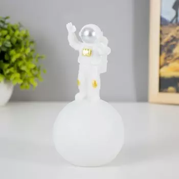 Ночник "Астронавт на луне" LED от батареек 3хLR1130 8,5х8,5х19 см