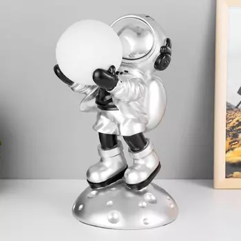 Ночник "Космонавт" LED от батареек серебро 16х16х30,5 см RISALUX