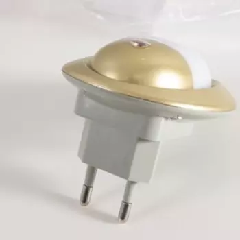 Ночник «Светлячок» с датчиком освещения, 3_LED х 1 Вт, 10 см (220 В) золот. RISALUX