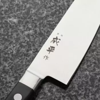 Нож кухонный Fuji Cutlery Narihira, Сантоку, лезвие 18 см