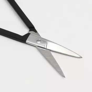 Ножницы маникюрные, узкие, прямые, с прорезиненными ручками, 9 см, чёрные