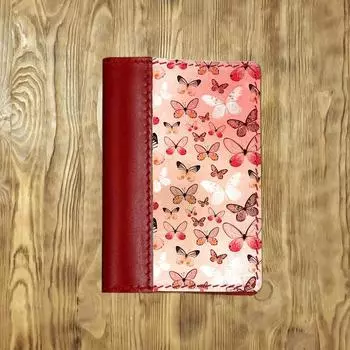 Обложка на паспорт, цвет красный