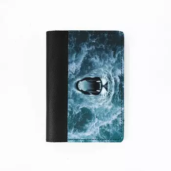 Обложка на паспорт комбинированная "Львица волны", черная белая вставка 9,5х13,3х0,3см