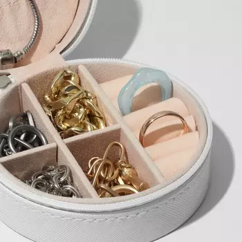 Органайзер для хранения украшений «Шкатулка портативная круг», 9,89,84,5 см, цвет белый